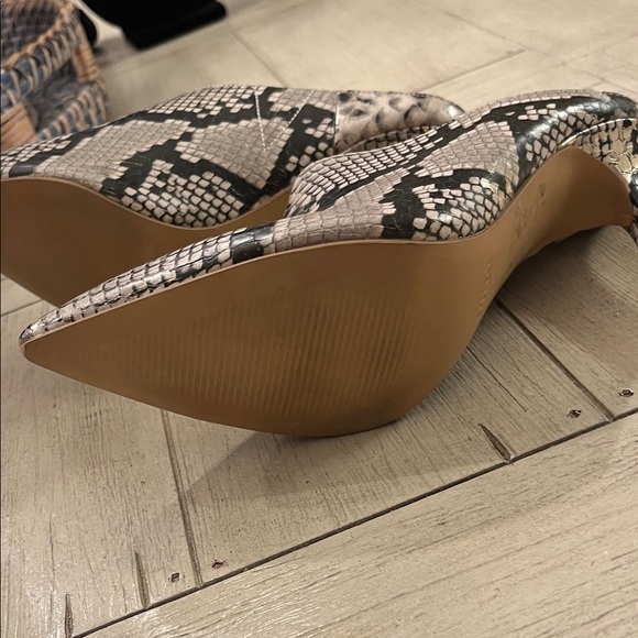 Express Snakeskin Patterned Heeled Mules - Picture 6 of 7